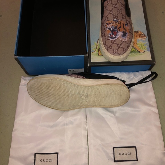 !GUCCI TIGER SLIP-ON SHOES! - Picture 5 of 10